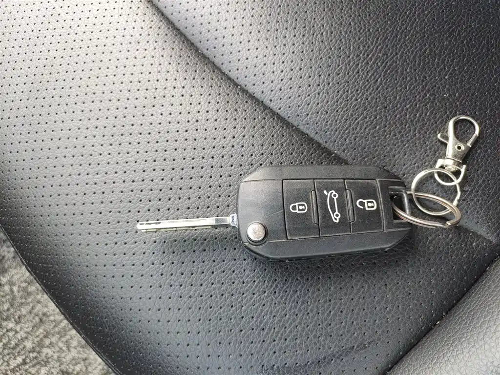 Peugeot 301 2016 1.6L Auto Comfort Edition фото 11