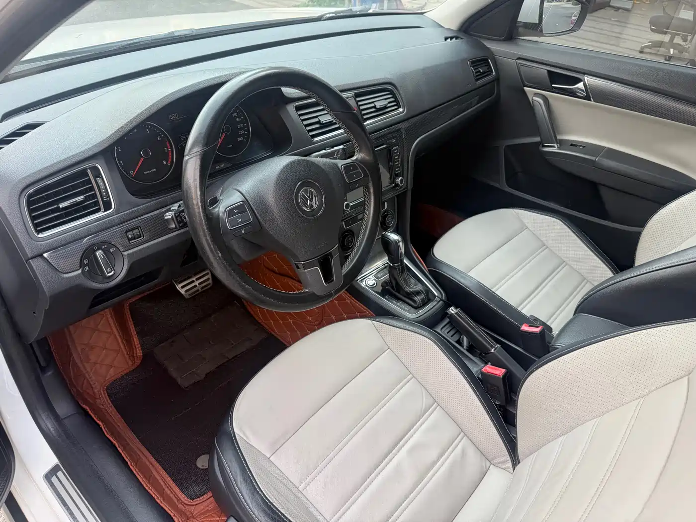 Volkswagen Gran Lavida 2014 1.4TSI DSG фото 4