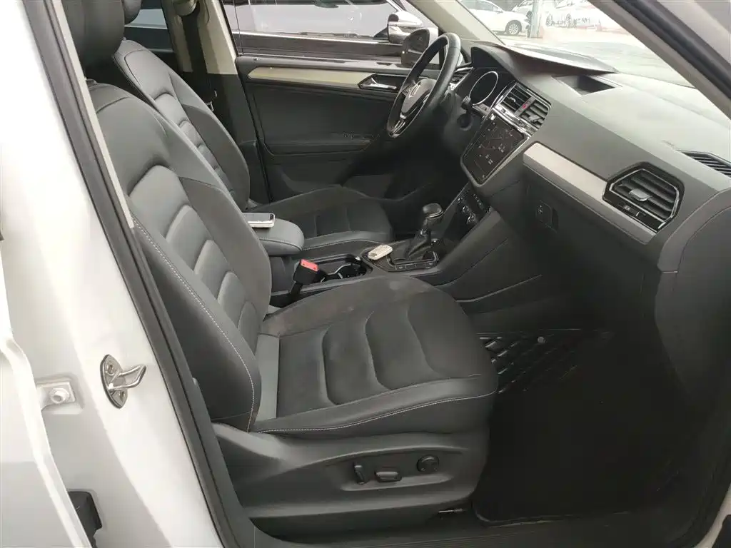 Volkswagen Tiguan L 2020 330TSI Auto 2WD Panorama Comfort China VI фото 17