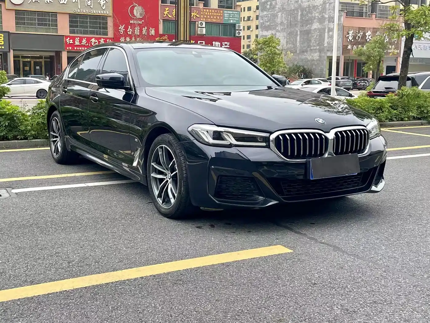 BMW 5 Series 2021 525Li M Sport Package фото 3