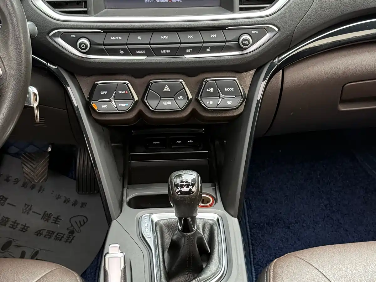 GAC Trumpchi Trumpchi GS4 2016 235T Manual Luxury Edition фото 12