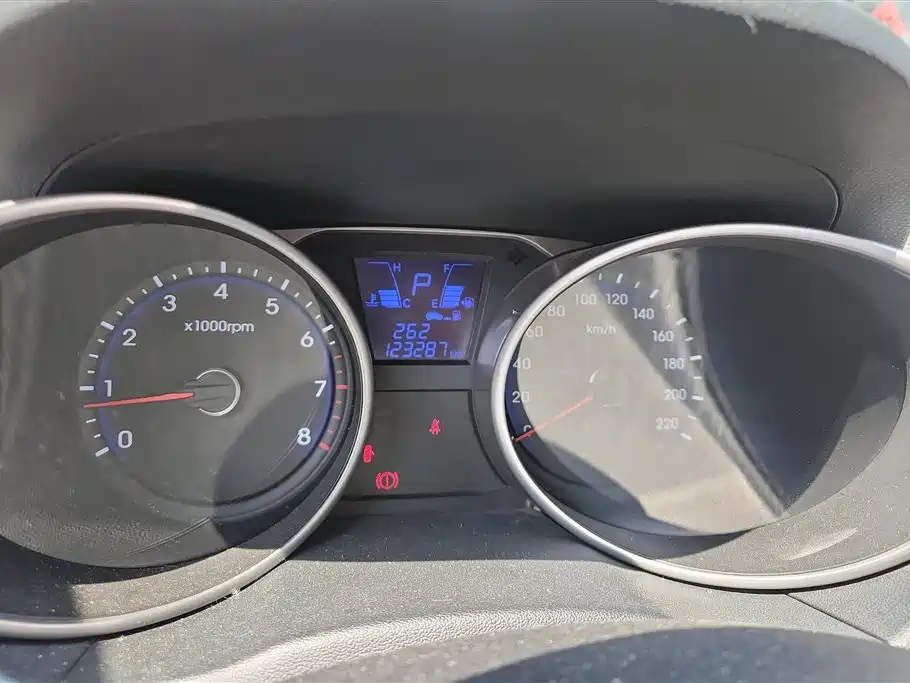 Hyundai Beijing Hyundai ix35 2013 2.0L Auto 2WD Smart GLS China IV фото 14