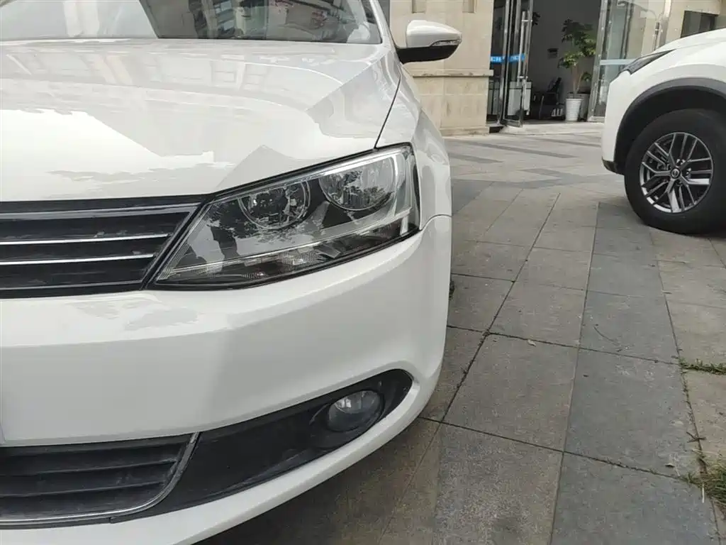 Volkswagen Sagitar 2014 Facelift 1.6L Automatic Leading Version фото 24