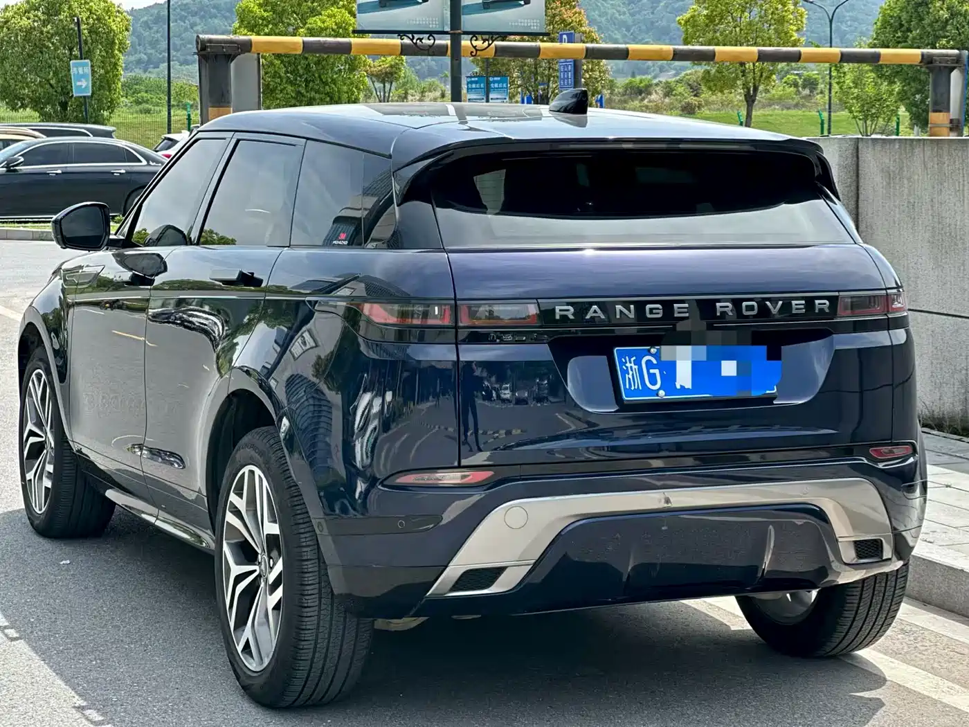 Land Rover Range Rover Evoque 2020 249PS R-DYNAMIC SE Sport Tech Edition фото 9