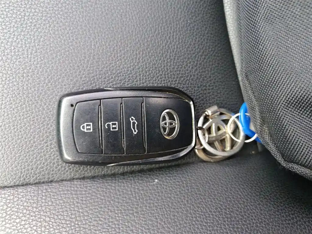 Toyota Corolla Cross 2022 2.0L Flagship Edition фото 9