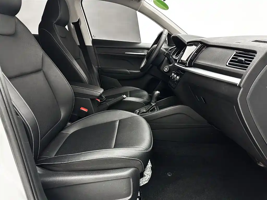 Škoda Kamiq 2021 1.5L Auto Comfort Edition фото 14