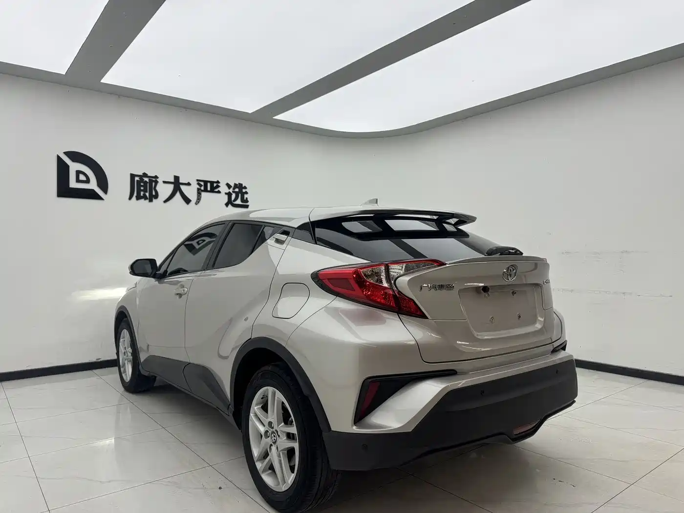 Toyota C-HR 2021 2.0L Comfort Edition фото 14