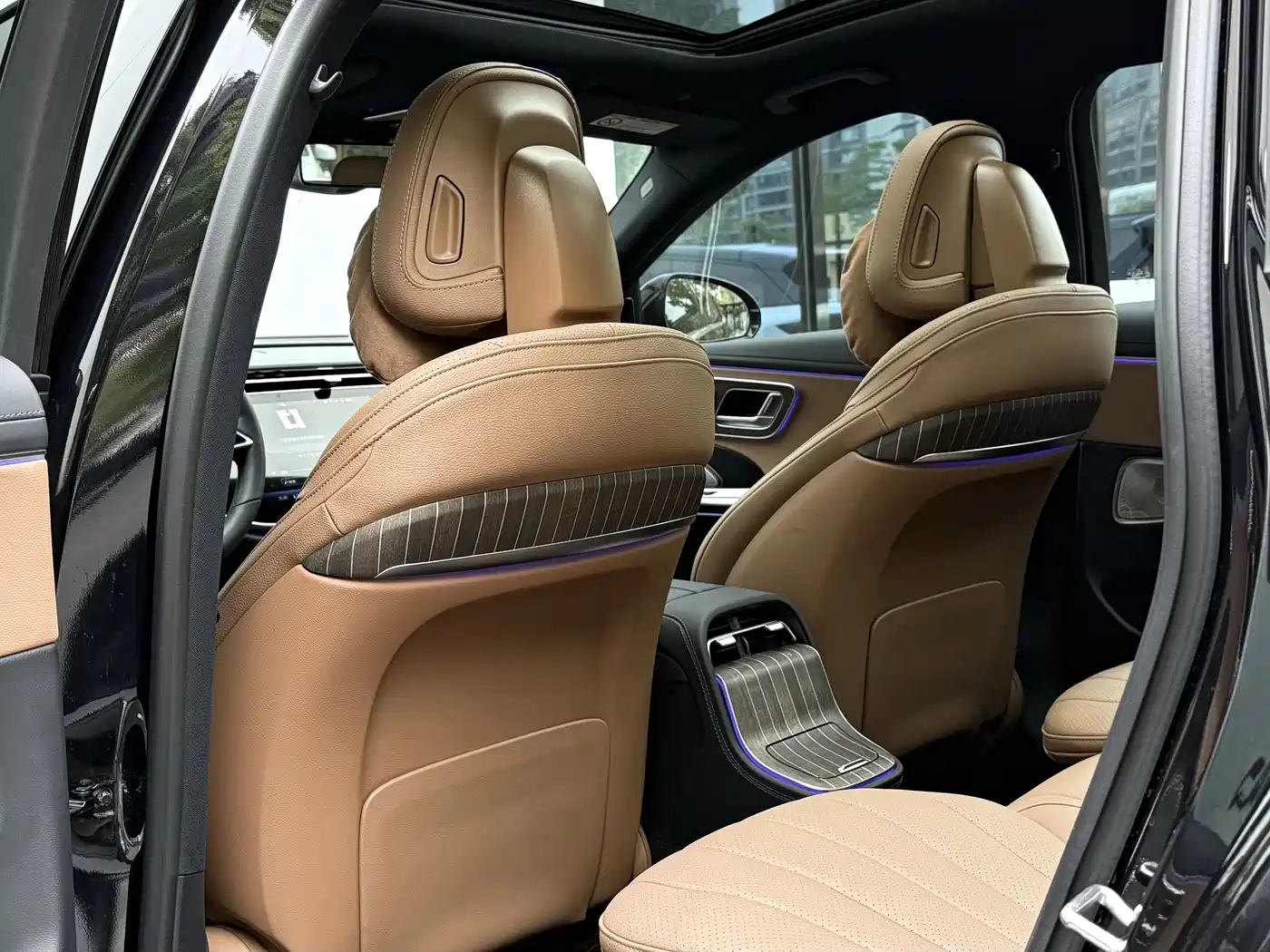 Mercedes-Benz E-Class 2024 Model E 300 L Luxury фото 11