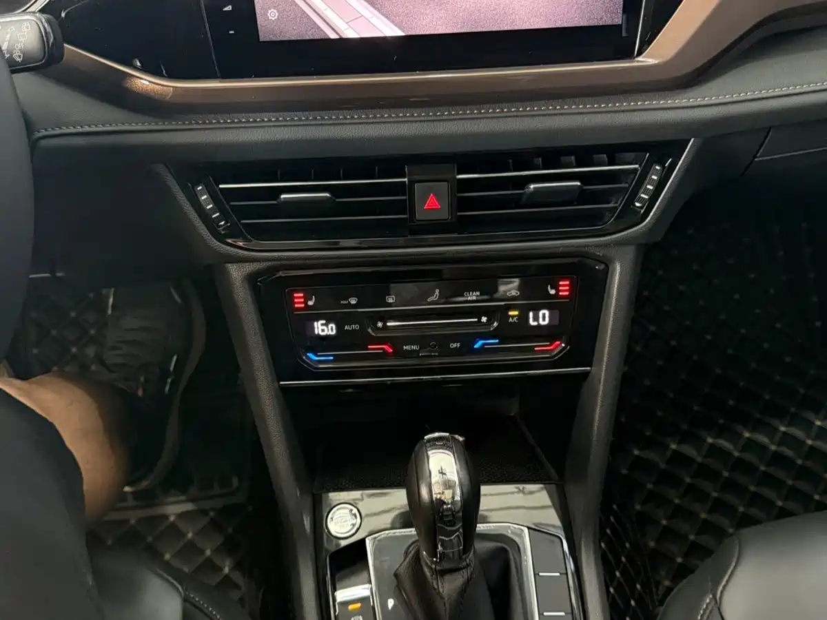 Volkswagen Tharu, миниатюра 13