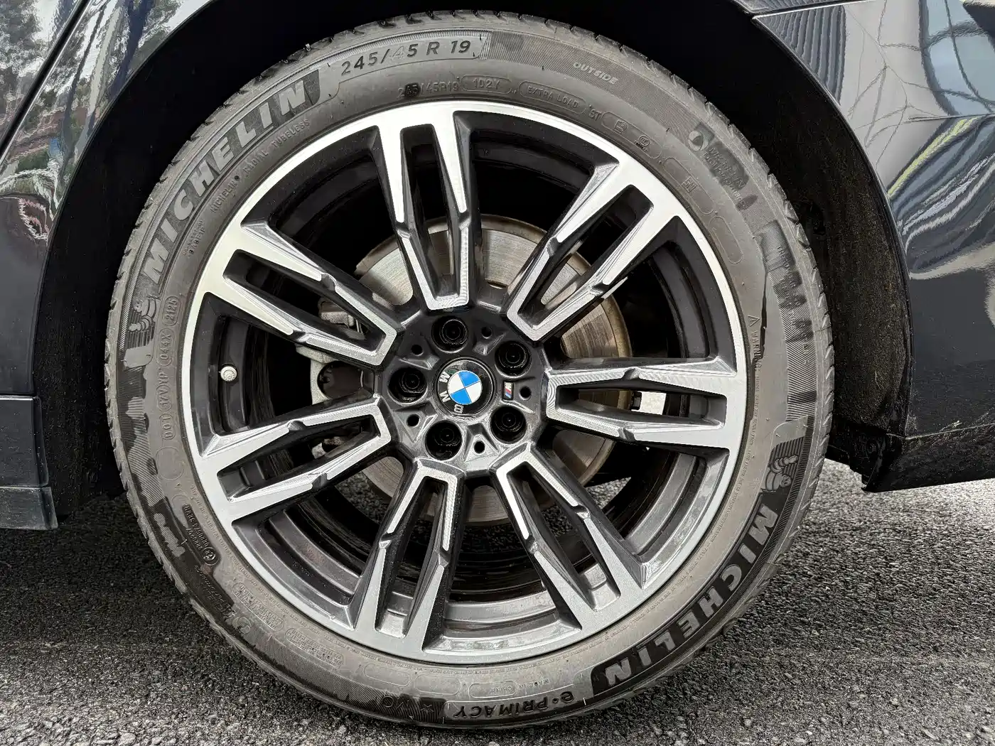 BMW 5 Series 2025 530Li Leading M Sport Package фото 14