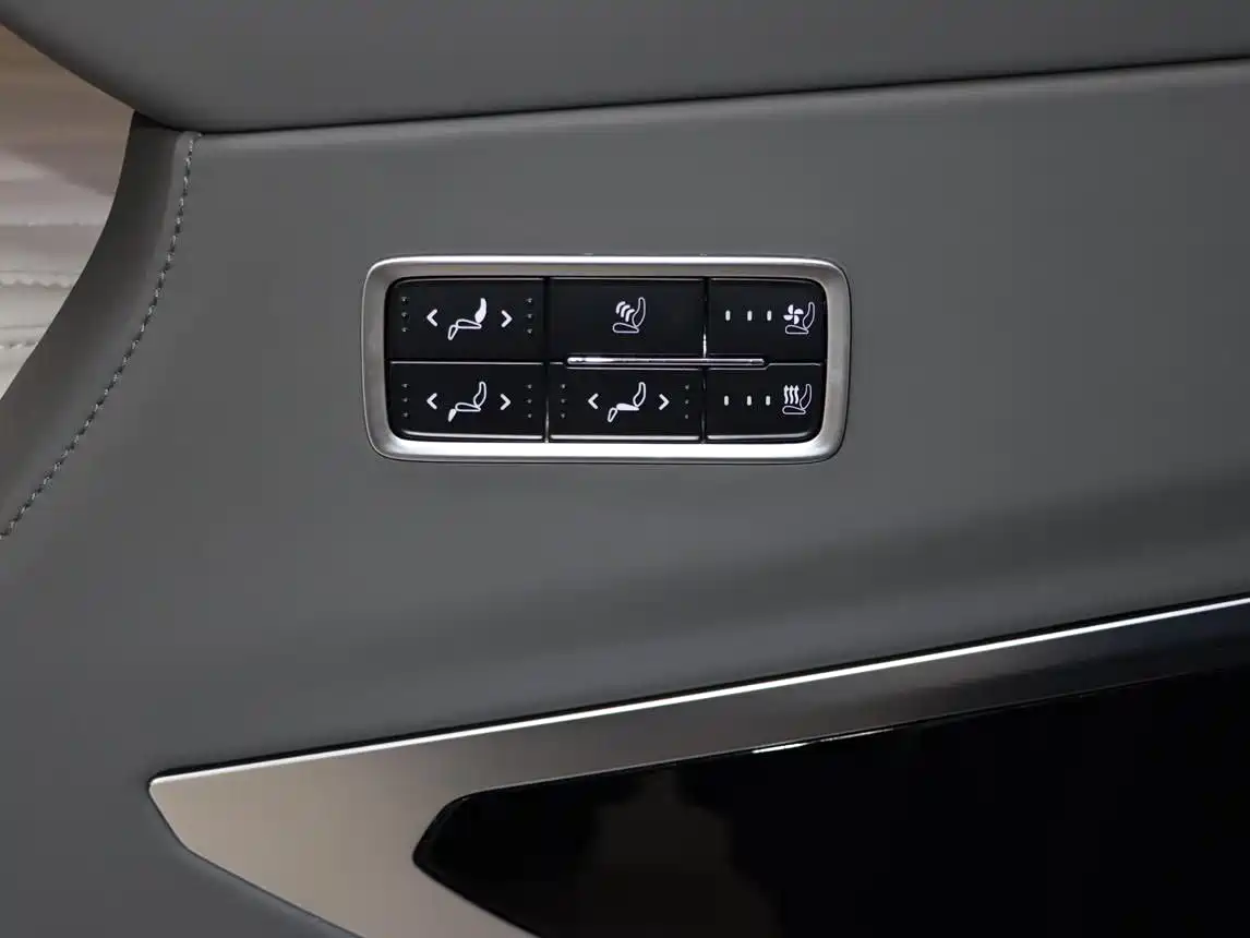 Mercedes-Benz V-Class 2024 V 300 L Long Wheelbase Premium фото 20