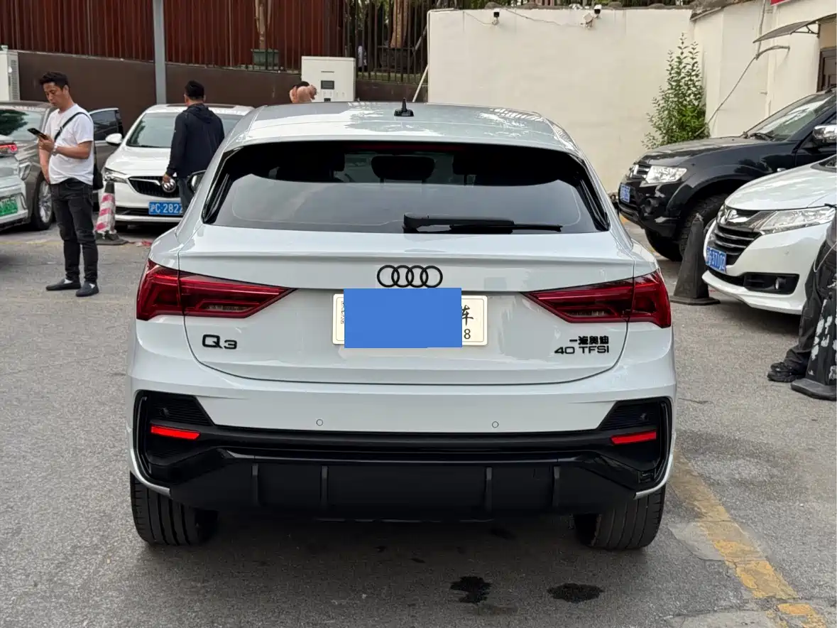 Audi Q3 Sportback 2023 40 TFSI Fashion фото 4