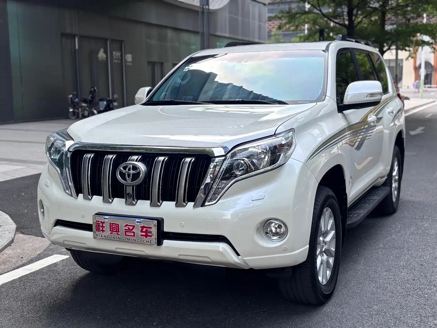 TOYOTA PRADO