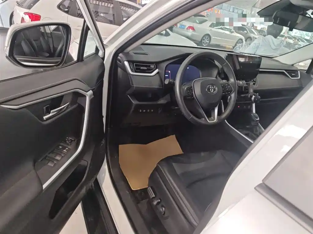 Toyota RAV4 Rongfang 2023 2.0L CVT FWD Style Plus Edition фото 16