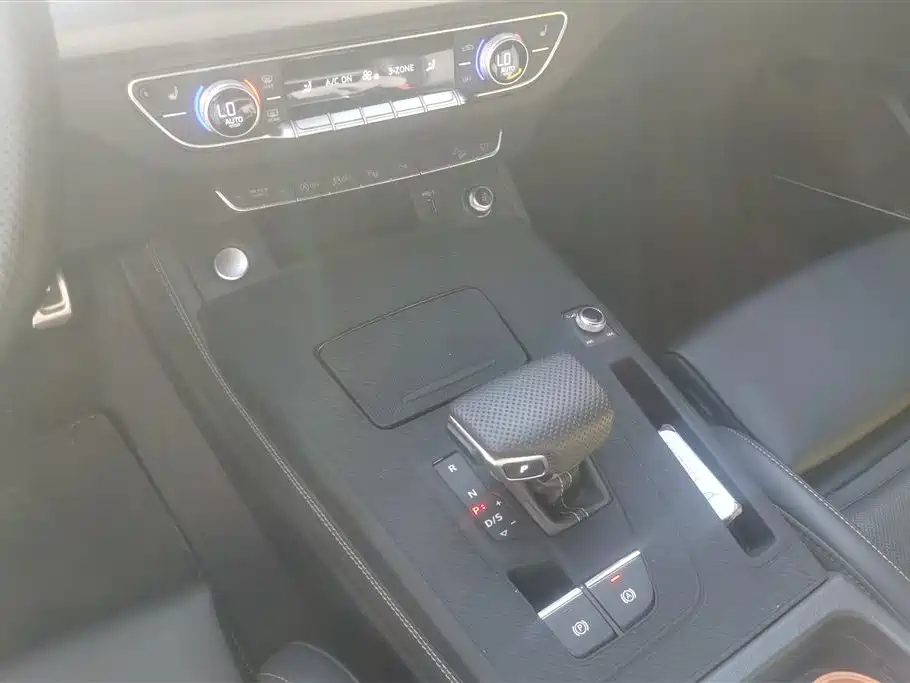 Audi Q5L 2025 45 TFSI Luxury Dynamic фото 15