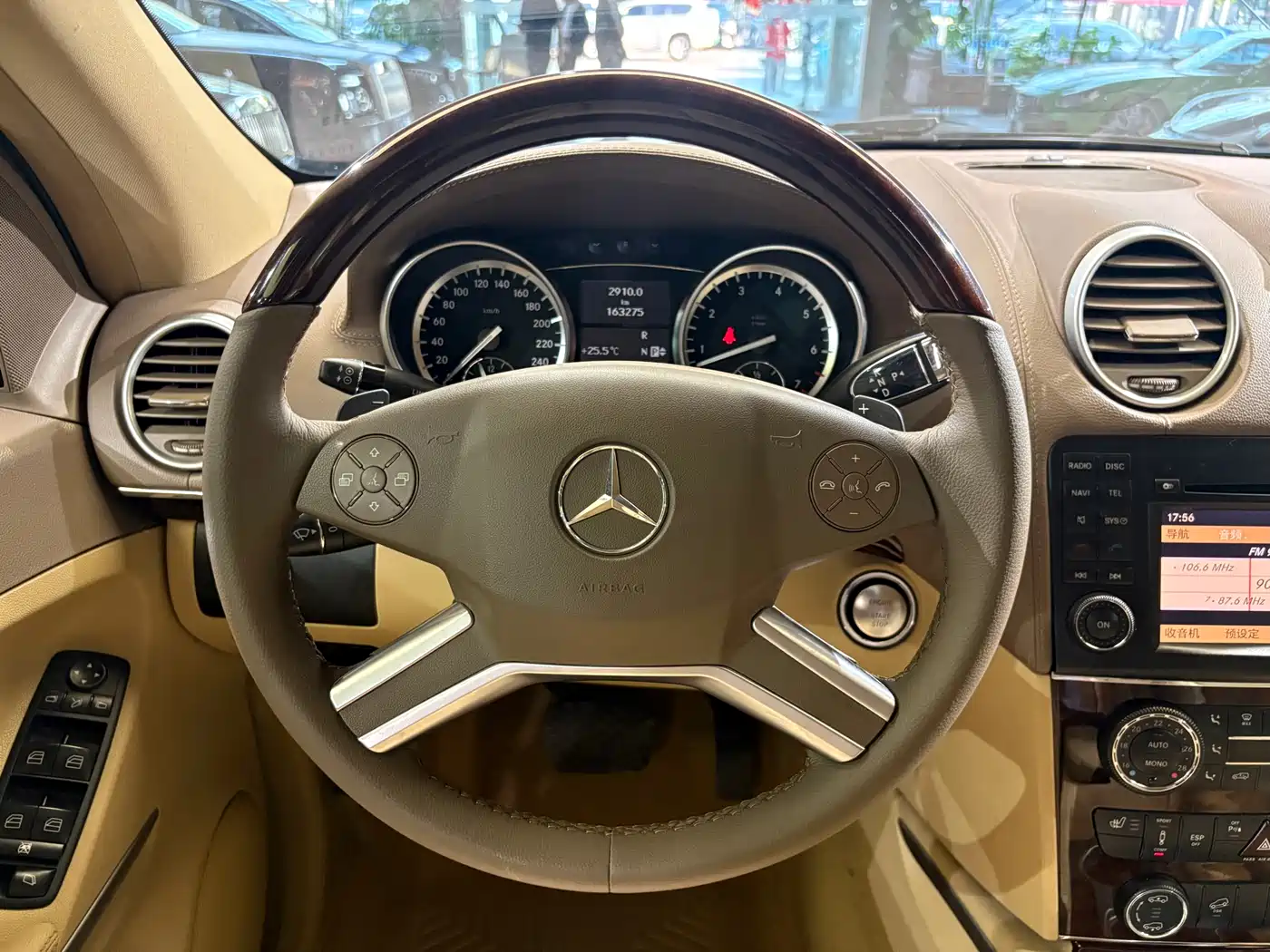 Mercedes-Benz GL-Class 2011 GL 450 4MATIC Premium фото 15