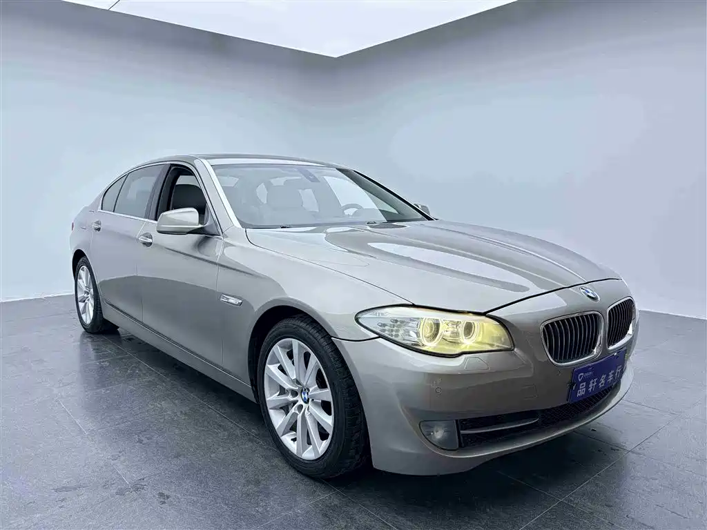 BMW 5 Series 2011 535Li Luxury фото 7