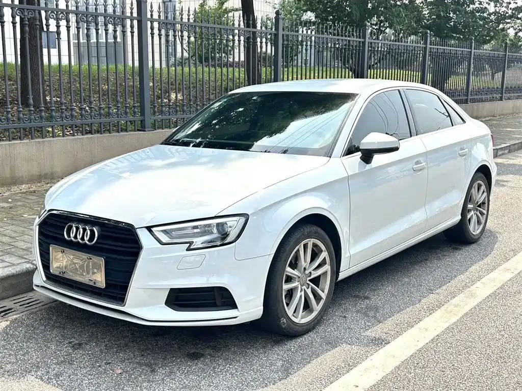 Audi A3 2018 30th Anniversary Limousine 35 TFSI Progressive