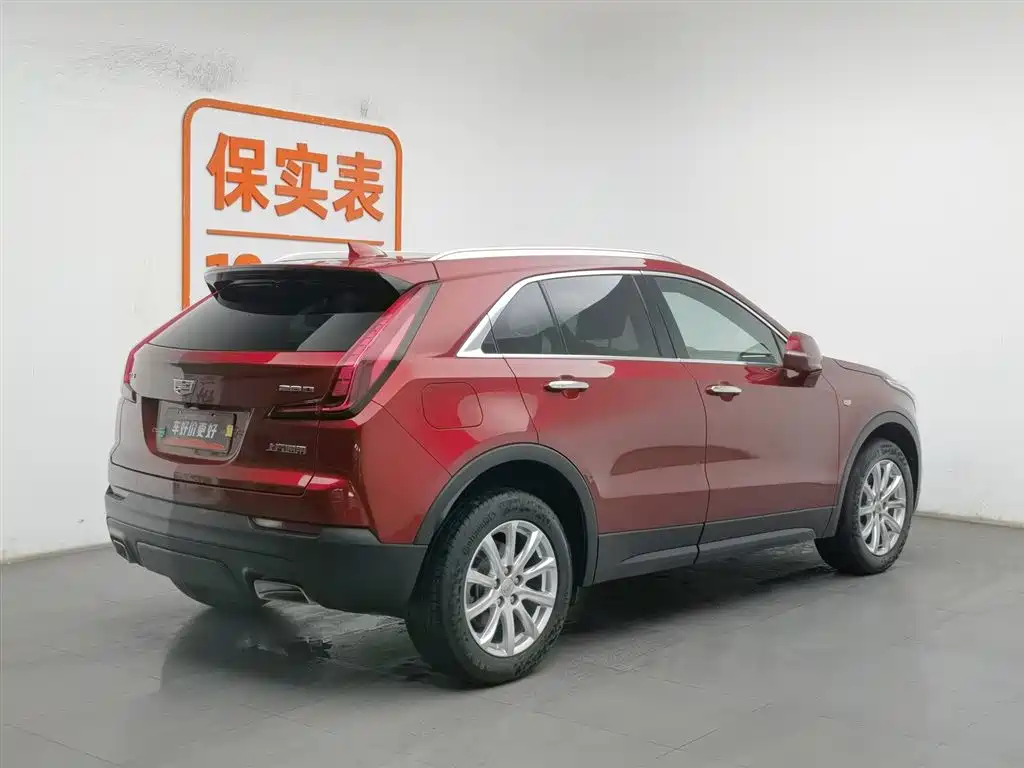 CADILLAC XT4