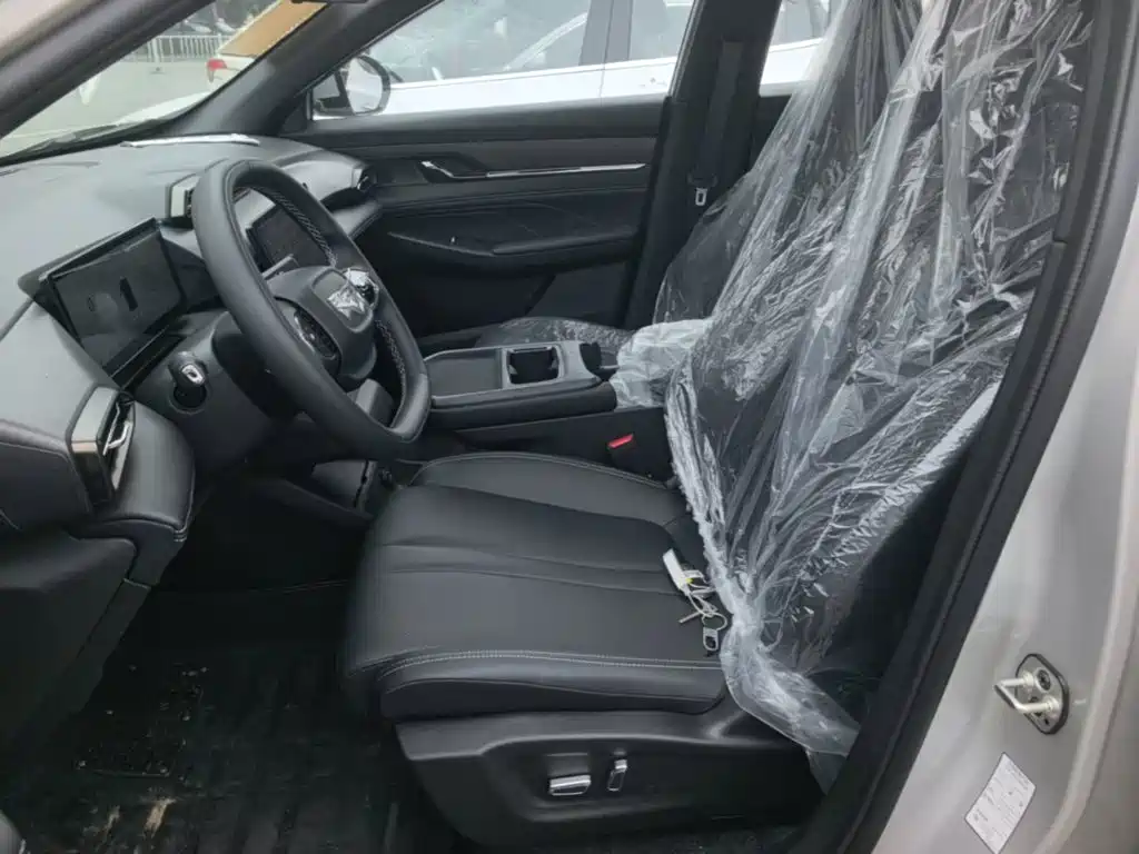 Dongfeng Aeolus Dongfeng Fengshen L7 2026 2025 205 Ultra Long Range Luxury