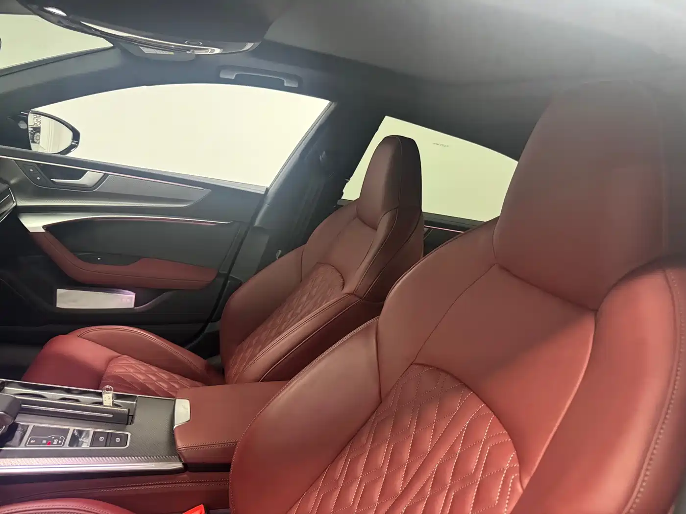 Audi A7L 2024 45TFSI S-line Dream Edition Crystal Package фото 4
