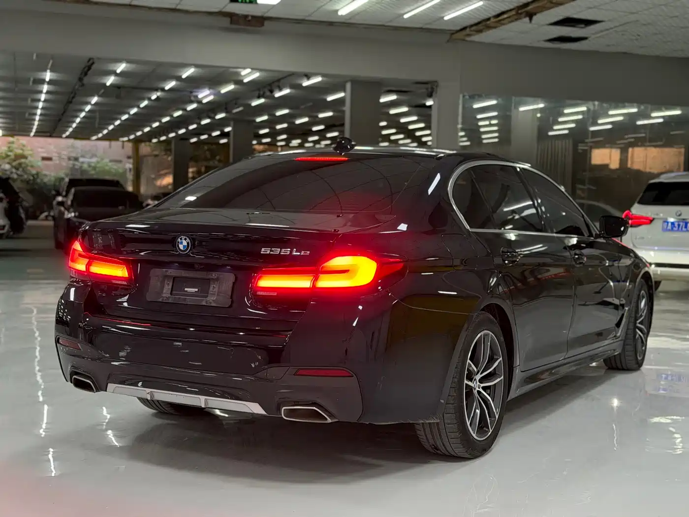 BMW 5 Series New Energy 2022 Model Second Facelift 535Le M Sport Package фото 9