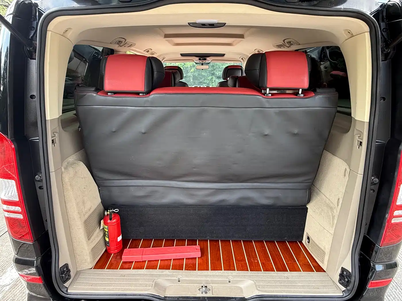 Mercedes-Benz Viano 2013 3.0L Privilege Edition фото 13
