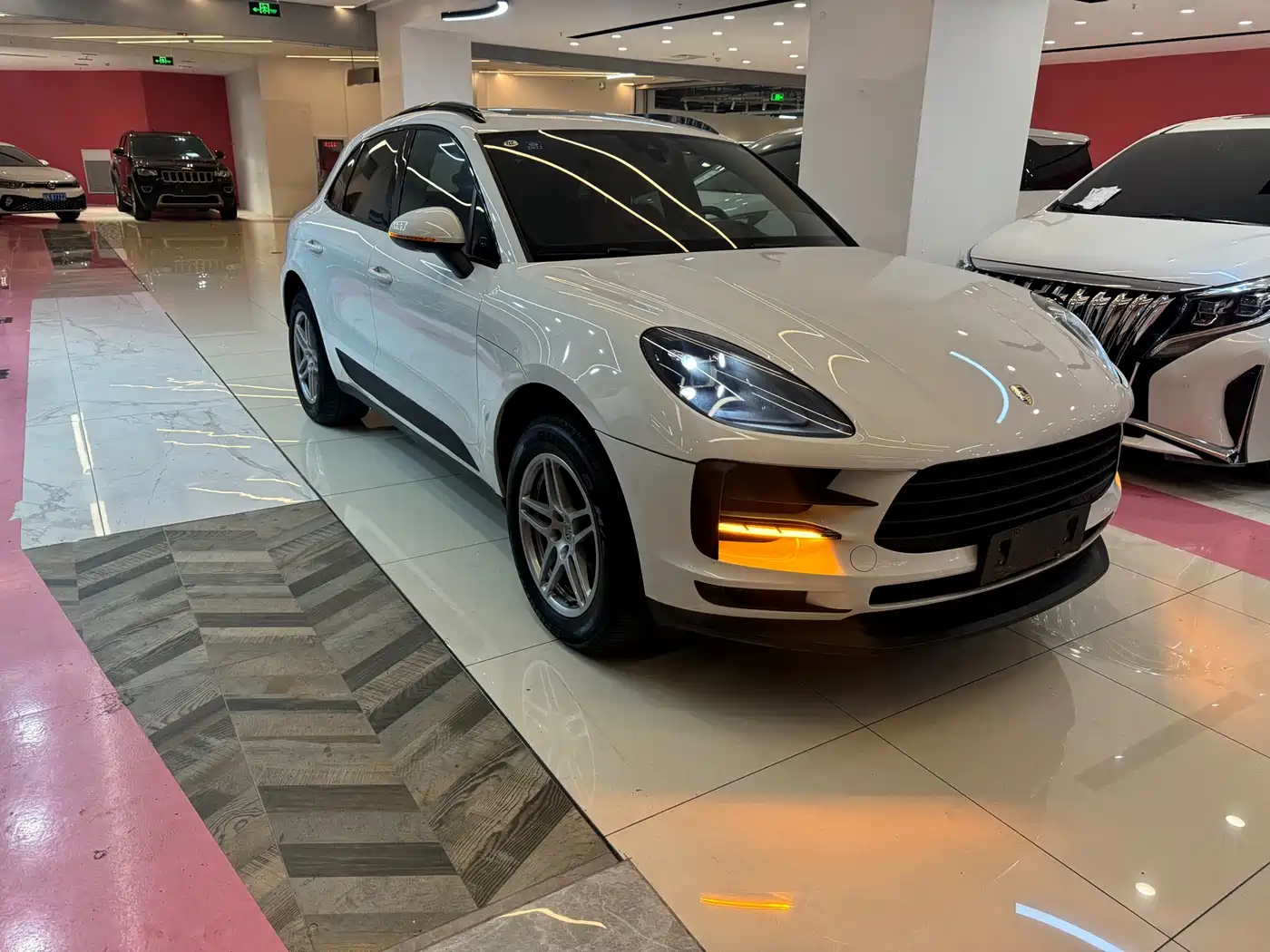 Porsche Macan 2020 Macan 2.0T фото 3