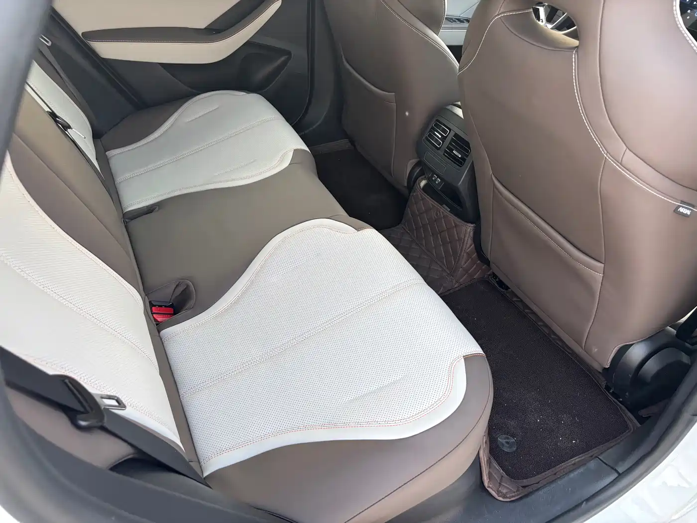 BYD Qin PLUS 2024 Glory Edition DM-i 55KM Leading фото 14