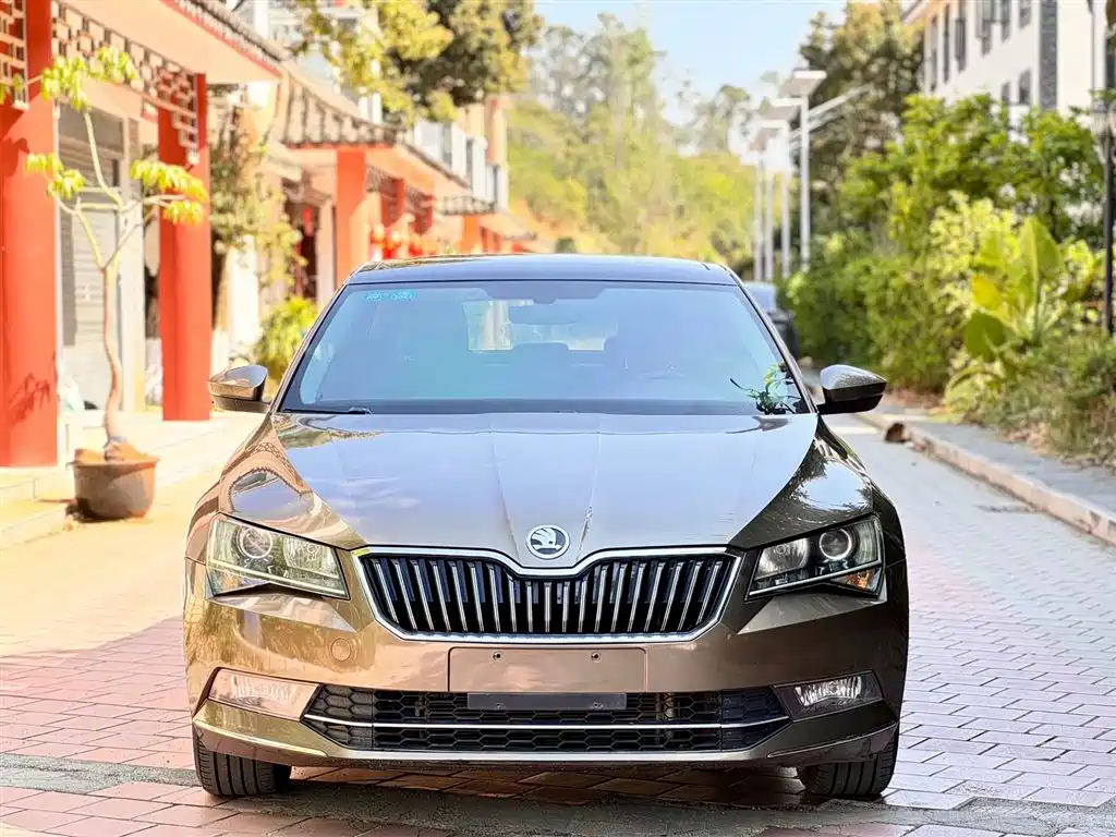 Škoda Superb 2018 TSI330 DSG Comfort Edition China V фото 4