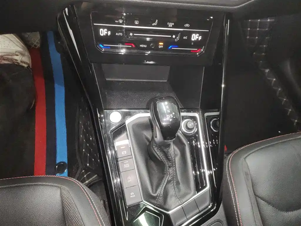 Volkswagen Tayron 2021 330TSI 2WD Luxury Smart Connect Edition фото 14