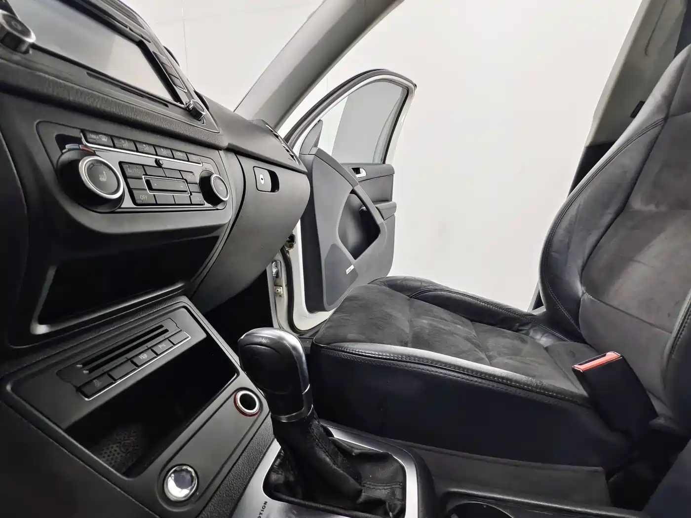 Volkswagen Tiguan 2012 2.0TSI Automatic 4WD Flagship Edition фото 12