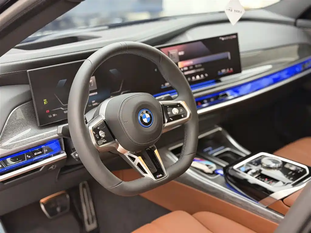 BMW I7