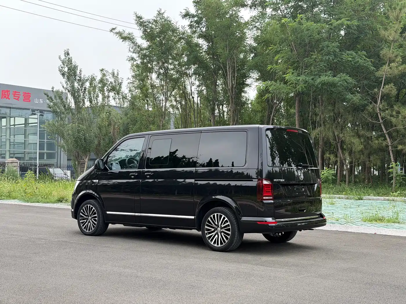 Volkswagen Multivan 2017 2018 2.0TSI 4WD Premium Edition 7-Seater
