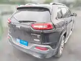 Photo 5 - Jeep Cherokee