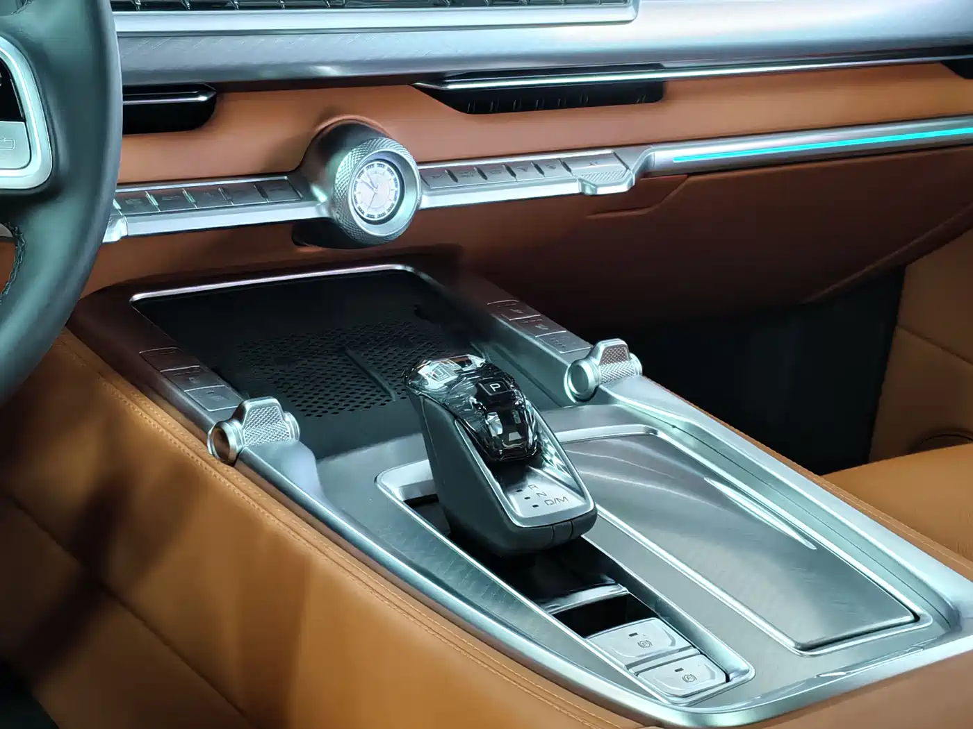 TANK TANK 700 NEW ENERGY