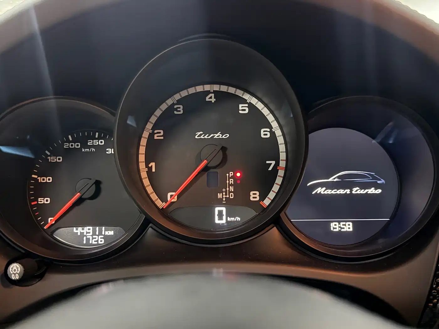 Фото 8 - Porsche Macan