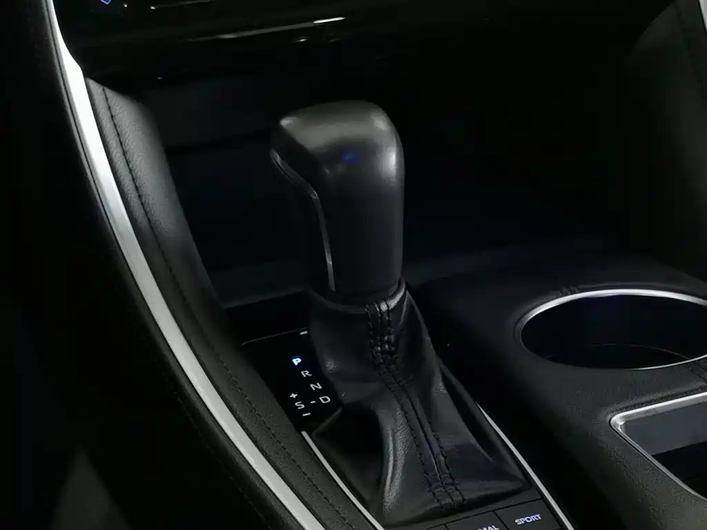 Toyota Avalon 2023 Hybrid 2.5L XLE Premium Edition фото 13
