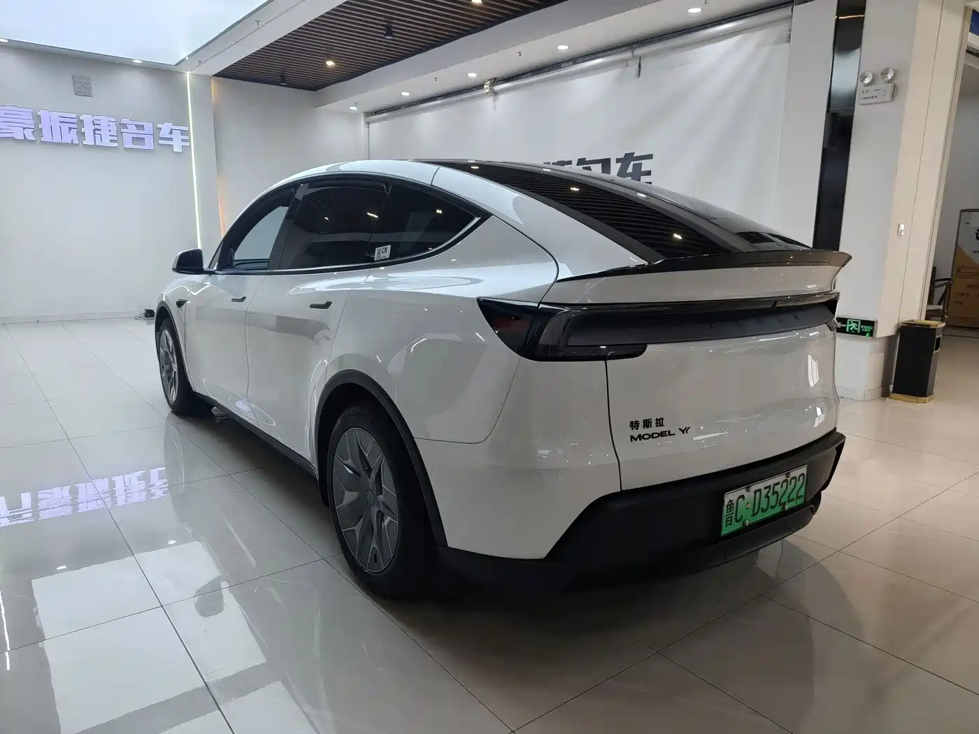 Tesla Model Y L 2026 2025 Facelift Long Range AWD