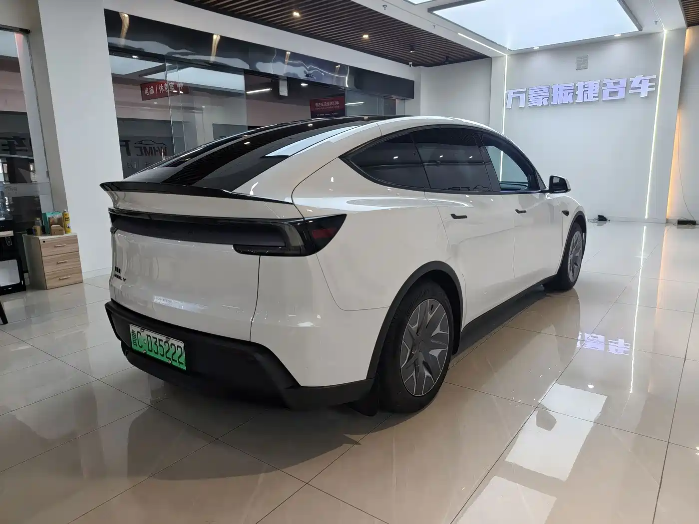 Tesla Model Y L 2026 2025 Facelift Long Range AWD