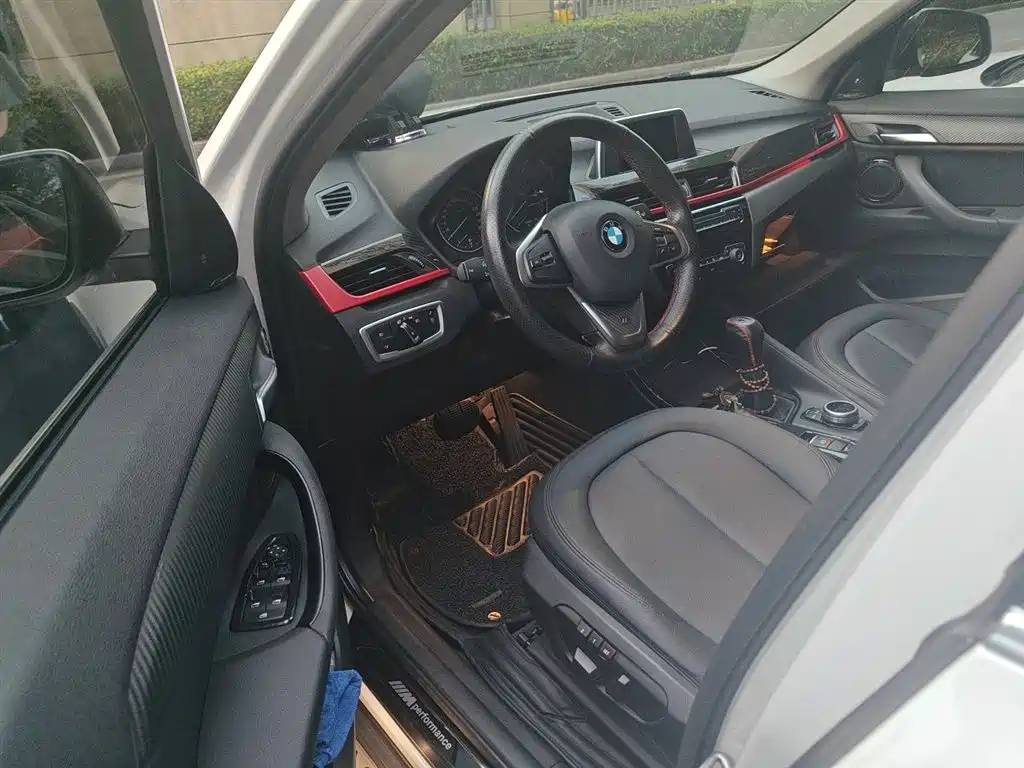 BMW X1 2018 sDrive20Li Leading Model фото 13