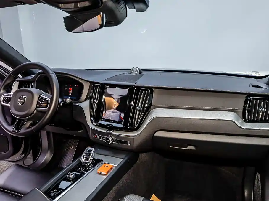 Volvo XC60 Plug-in Hybrid 2024 2024 T8 PHEV Long Range AWD Polar Night Edition