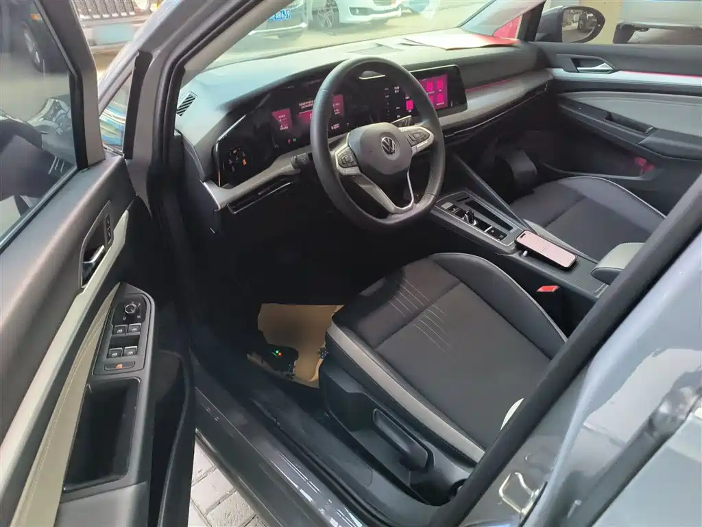 Volkswagen Golf 2023 Facelift 280TSI DSG Pro фото 13