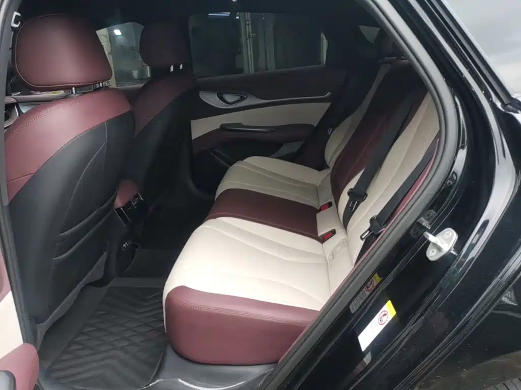 BYD Seal 2024 2024 Glory Edition DM-i 1.5L 121km Prestige