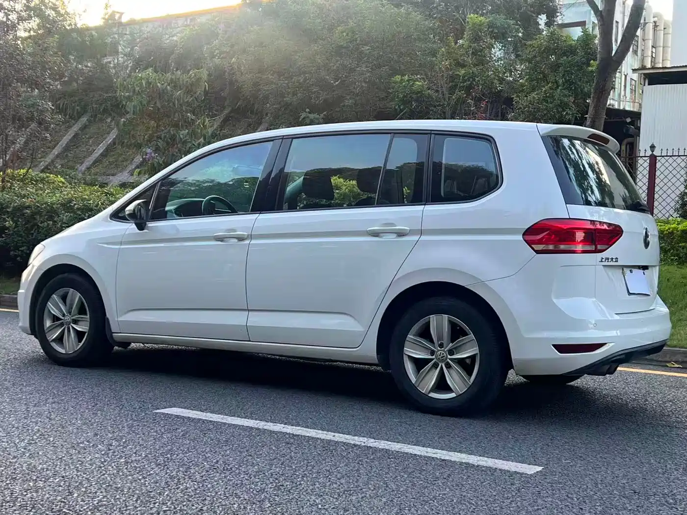 Volkswagen Touran 2018 Touran L 280TSI DSG Trendline 7-seater China V фото 6