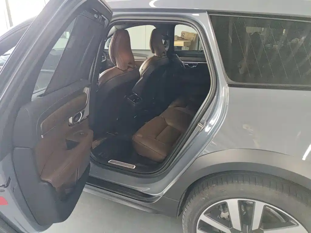 Volvo V90 2023 2023 Cross Country B5 AWD Smart Premium Edition
