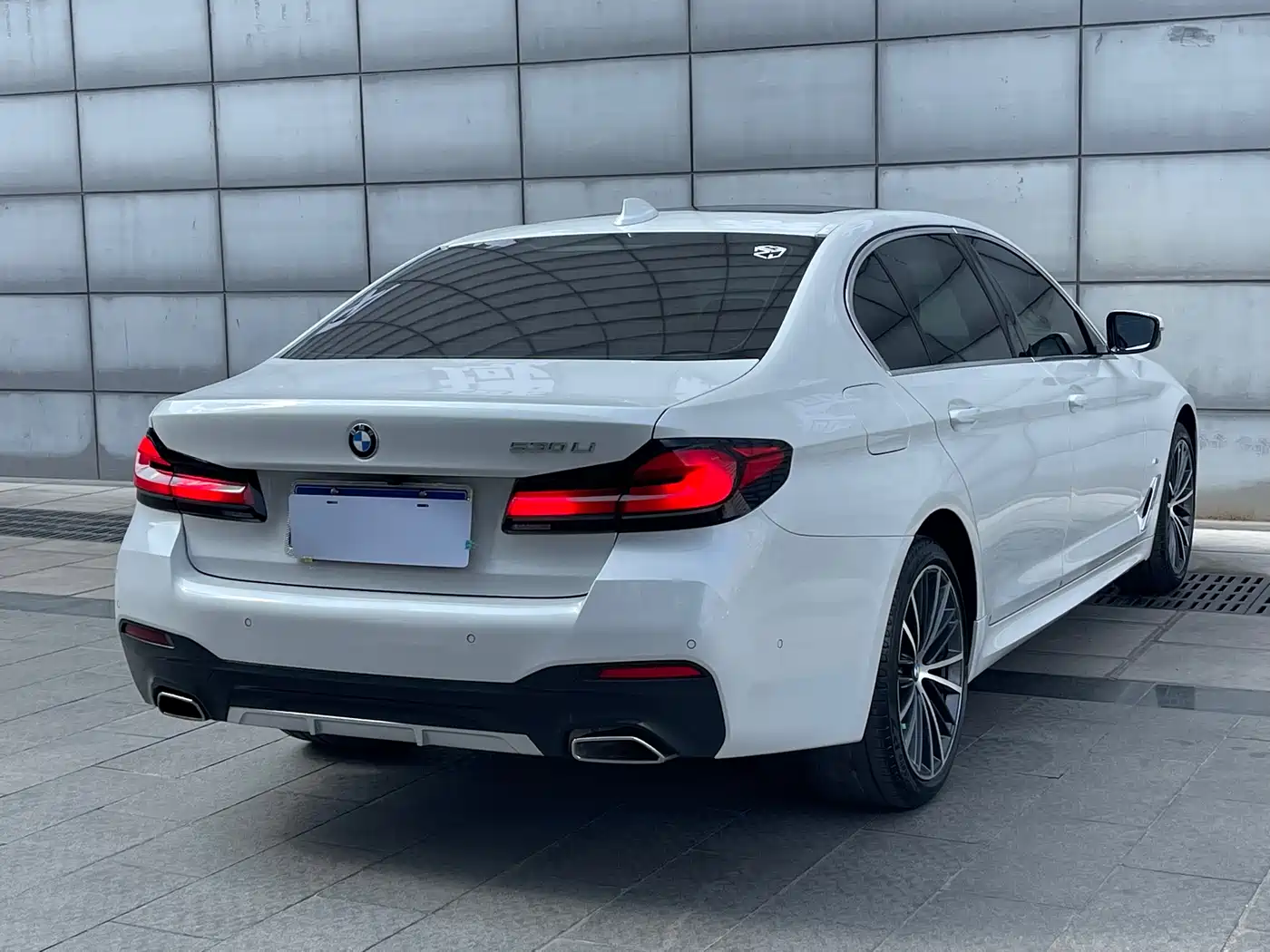BMW 5 Series 2022 530Li Leading M Sport Package фото 6