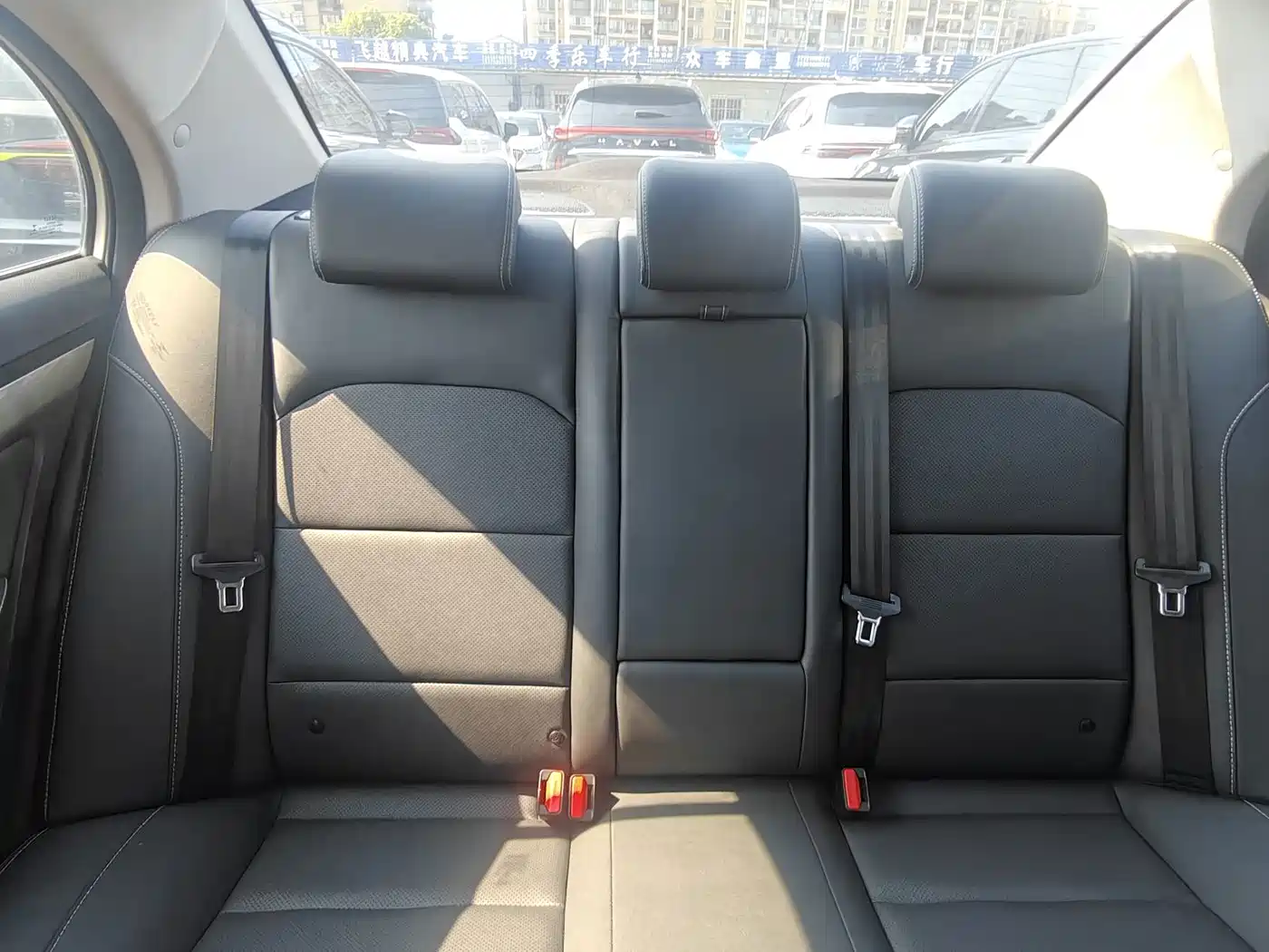 Фото 11 - Geely Emgrand