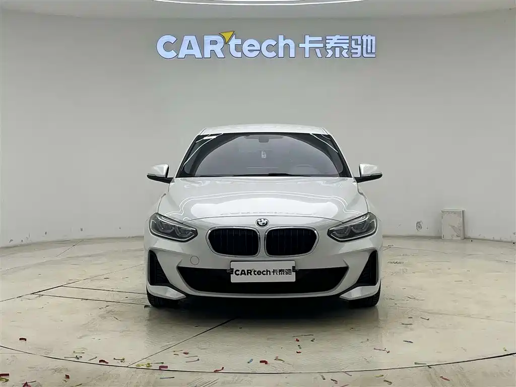 BMW 1 Series 2023 120i M Sport фото 2