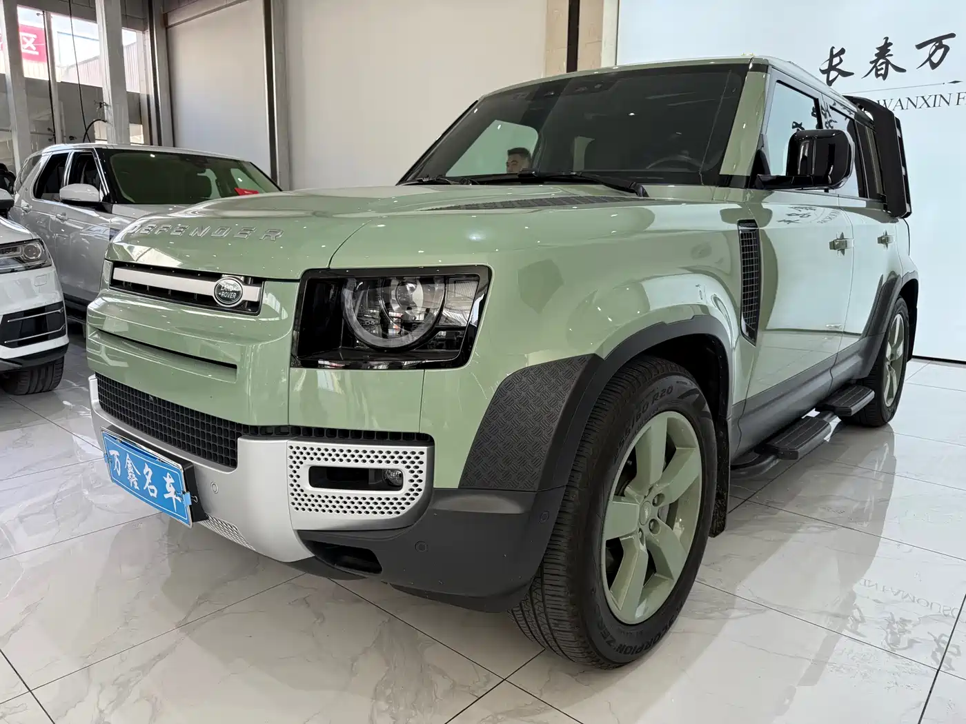 Land Rover Defender 2023 110 3.0T P400 75th Anniversary Legend Edition